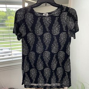 Women’s black tee!